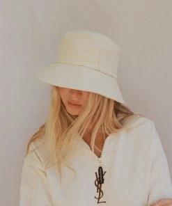 LACK OF COLOR WAVE BUCKET HAT