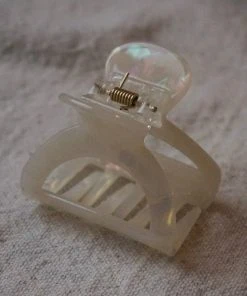 PIPE AND ROW SMALL MOON HAIR CLAW CREAM NEW IN