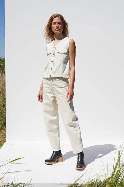 JUST FEMALE SPRING '22 BRIGHT VEST 1 JUST FEMALE SPRING '22 BRIGHT VEST