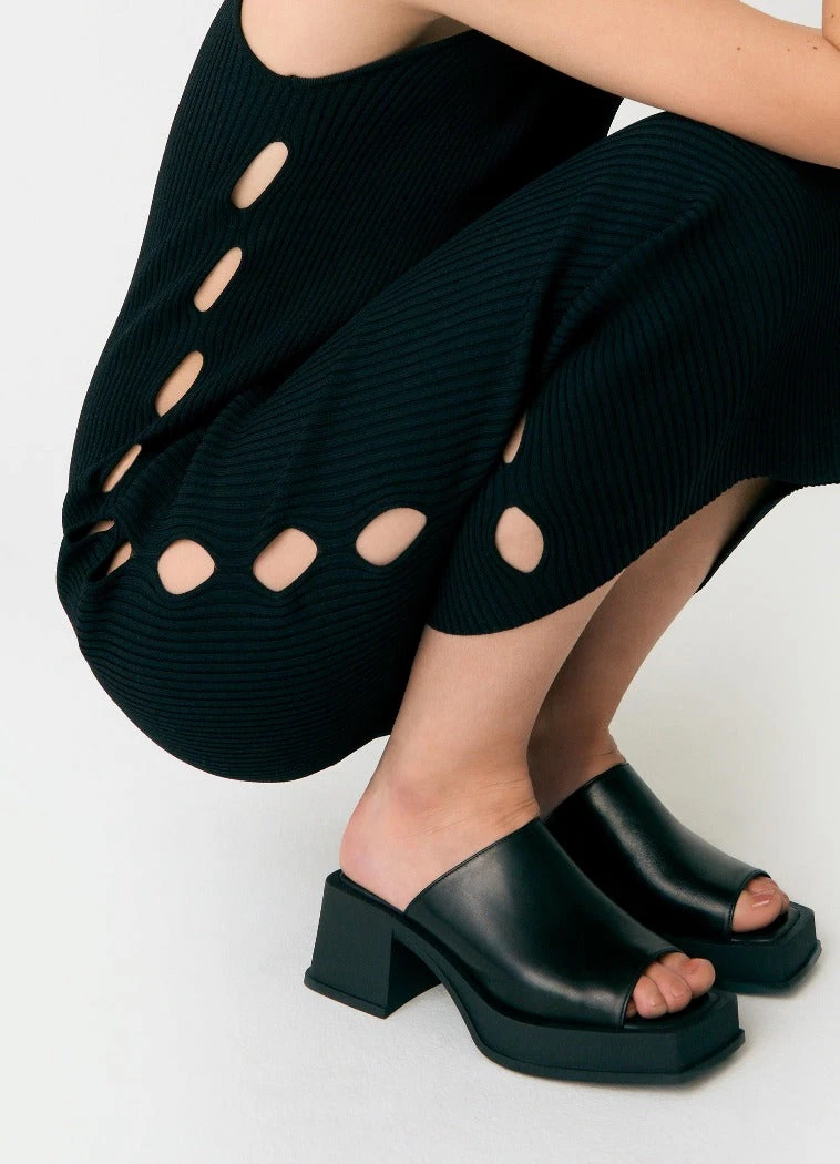 VAGABOND SPRING '22 HENNIE MULE 4 VAGABOND SPRING '22 HENNIE MULE