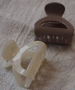 PIPE AND ROW NEW IN SMALL MOON HAIR CLAW TAUPE