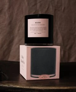 BOY SMELLS NEW IN KUSH MAGNUM CANDLE