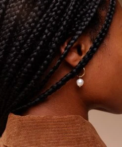 WOLF CIRCUS SPRING '22 PEARL HOOP EARRINGS GOLD