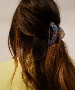 PIPE AND ROW LARGE SHELL HAIR CLAW