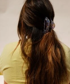 PIPE AND ROW LARGE SHELL HAIR CLAW