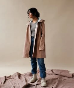 STUTTERHEIM MOSEBACKE RAIN JACKET SANDALWOOD NEW IN 13 STUTTERHEIM MOSEBACKE RAIN JACKET SANDALWOOD NEW IN