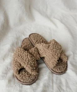 PIPE AND ROW BROWN SHEARLING SLIPPERS NEW IN