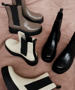 VAGABOND TARA BOOTS SPRING '22