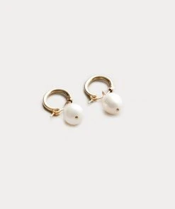 WOLF CIRCUS SPRING '22 PEARL HOOP EARRINGS GOLD
