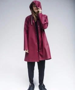 STUTTERHEIM MOSEBACKE RAIN JACKET BURGUNDY