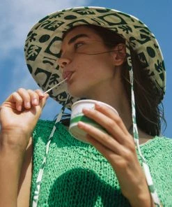 LACK OF COLOR HOLIDAY BUCKET HAT FORMES GREEN SPRING '22
