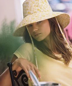 LACK OF COLOR HOLIDAY BUCKET HAT SUNSHINE BLOOM SPRING '22