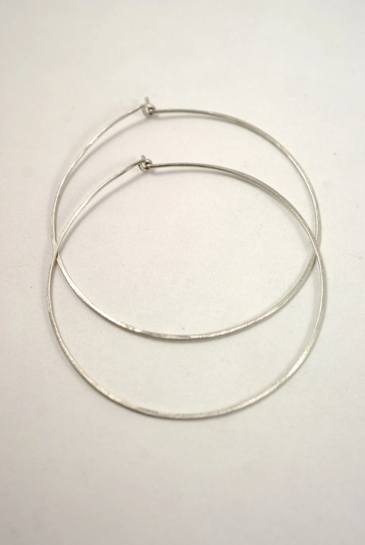 HANNAH NAOMI HAMMERED HOOP EARRINGS