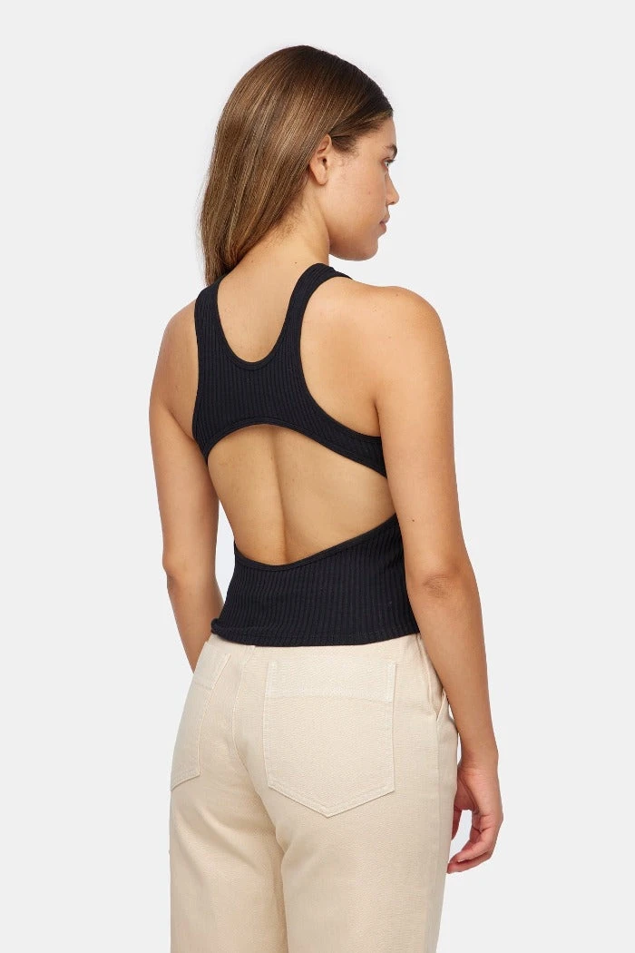 LACAUSA CUT OUT TANK SPRING '22 1 LACAUSA CUT OUT TANK SPRING '22