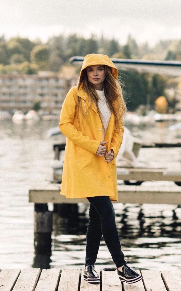 STUTTERHEIM MOSEBACKE RAIN JACKET YELLOW