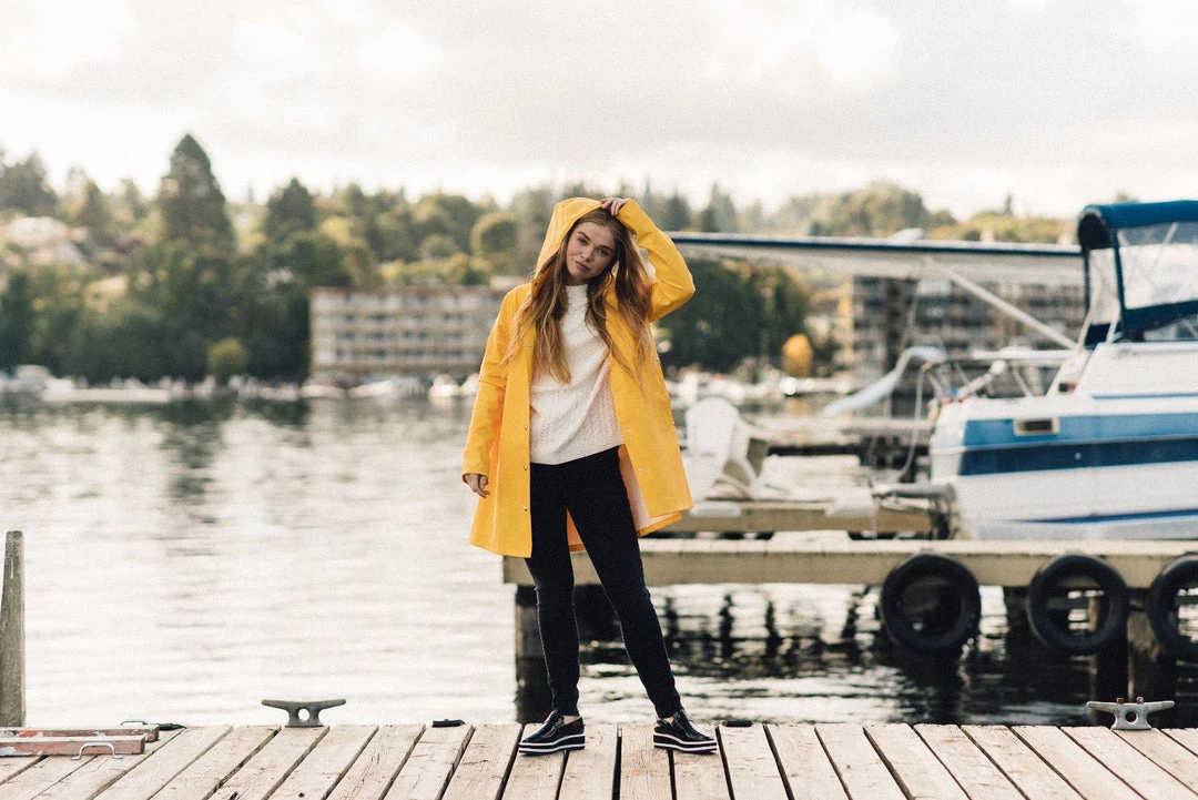 STUTTERHEIM MOSEBACKE RAIN JACKET YELLOW