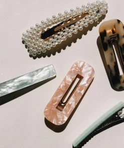 PIPE AND ROW RESIN RECTANGLE BARRETTE