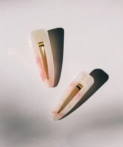 PIPE AND ROW RESIN TEARDROP CUT OUT BARRETTE NEW IN