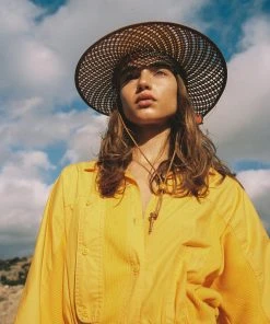 LACK OF COLOR SPRING '22 THE CESCA BROWN 12 LACK OF COLOR SPRING '22 THE CESCA BROWN