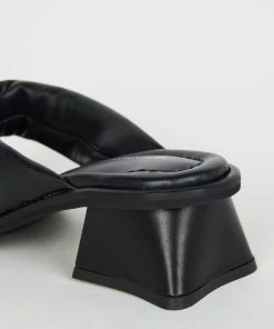 INTENTIONALLY BLANK WHITMAN SANDALS SPRING '22