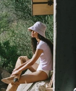 LACK OF COLOR WAVE BUCKET HAT SPRING '22