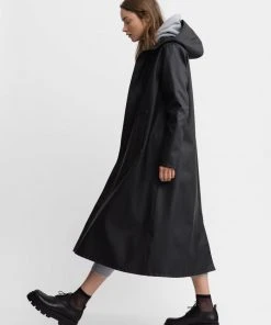 STUTTERHEIM MOSEBACKE RAIN JACKET LONG BLACK