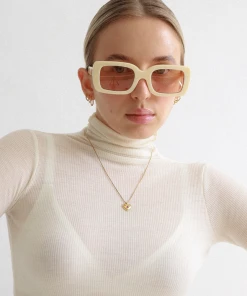 RAIE EYEWEAR THE ARIES CREAM SPRING '22 11 RAIE EYEWEAR THE ARIES CREAM SPRING '22