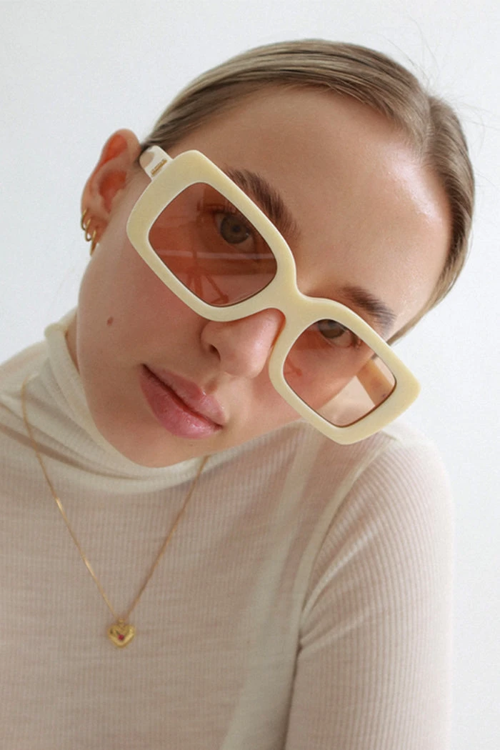 RAIE EYEWEAR THE ARIES CREAM SPRING '22 2 RAIE EYEWEAR THE ARIES CREAM SPRING '22