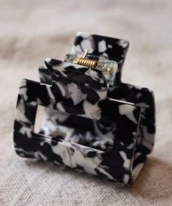 PIPE AND ROW SMALL SQUARE HAIR CLAW BLACK AND WHITE NEW IN