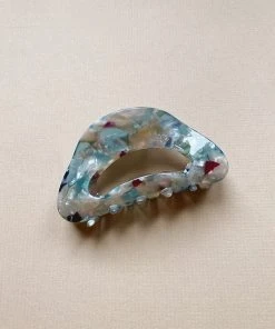 PIPE AND ROW NEW IN LARGE SHELL HAIR CLAW