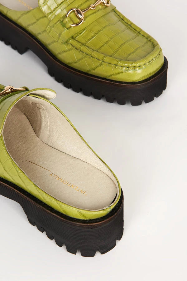 INTENTIONALLY BLANK SPRING '22 KOWLOON LOAFER APPLE 8 INTENTIONALLY BLANK SPRING '22 KOWLOON LOAFER APPLE