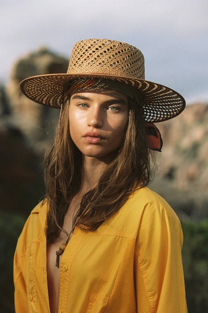 LACK OF COLOR SPRING '22 THE CESCA BROWN 2 LACK OF COLOR SPRING '22 THE CESCA BROWN