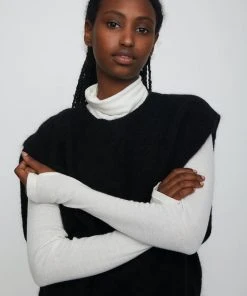 JUST FEMALE COLDY KNIT VEST SALE