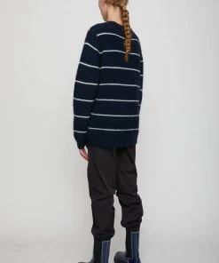 JUST FEMALE EOS KNIT