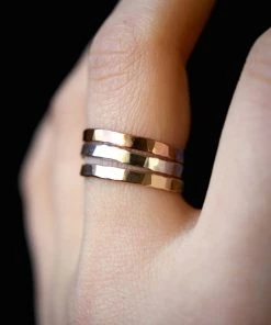 HANNAH NAOMI EXTRA THICK HAMMERED RING