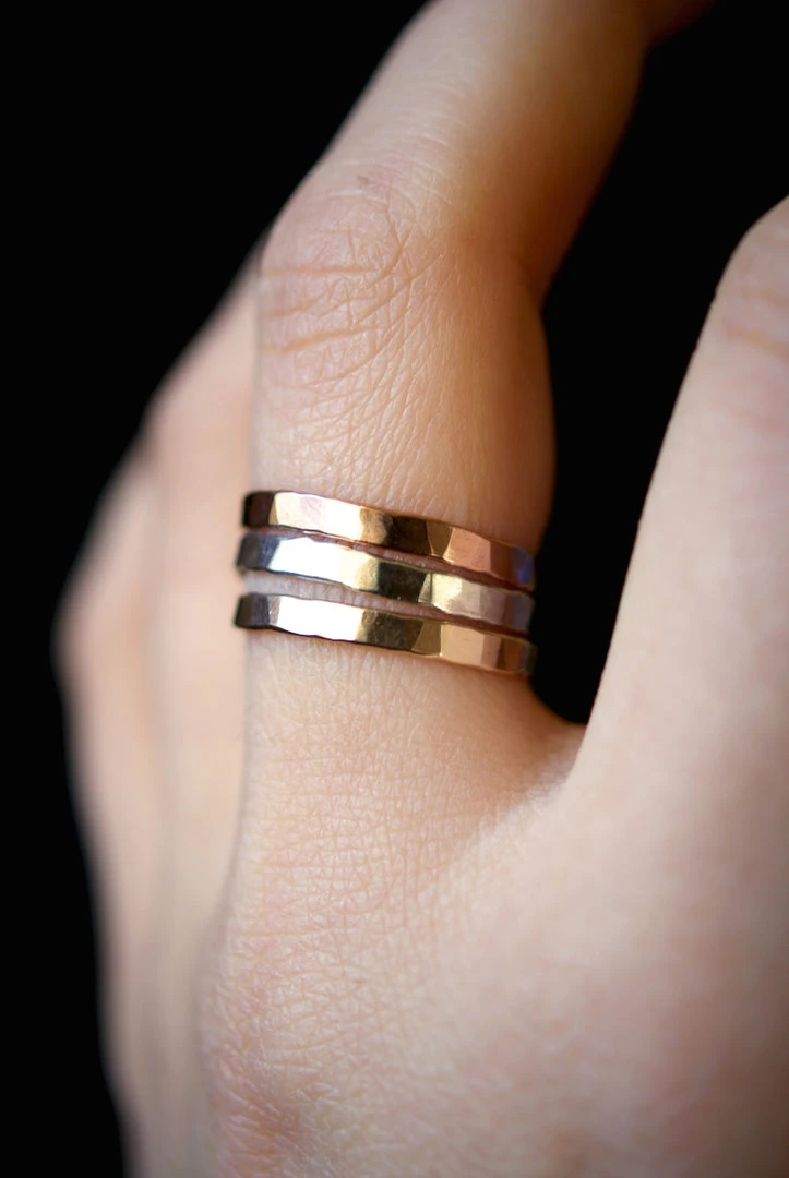 HANNAH NAOMI EXTRA THICK HAMMERED RING