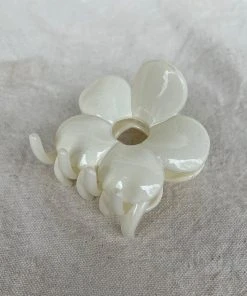 PIPE AND ROW FLOWER HAIR CLAW SPRING '22