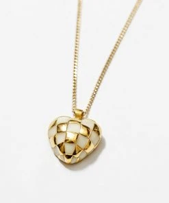 WOLF CIRCUS GEORGIA NECKLACE