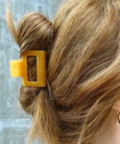 PIPE AND ROW SMALL SQUARE HAIR CLAW ORANGE