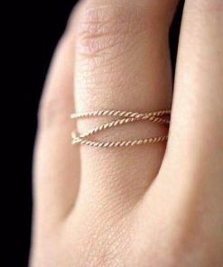 HANNAH NAOMI TWISTED WRAPAROUND RING