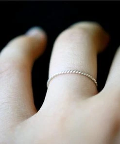 HANNAH NAOMI TWISTED THIN STACKING RING NEW IN