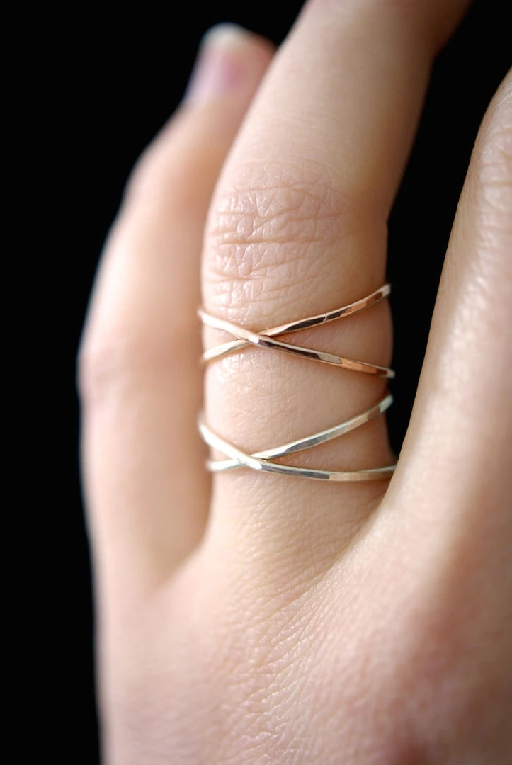 HANNAH NAOMI X STACKING RING